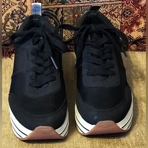 Zara Basic Collection Black & White Platform Sneakers/Tennis Shoes. Size 7 1/2.